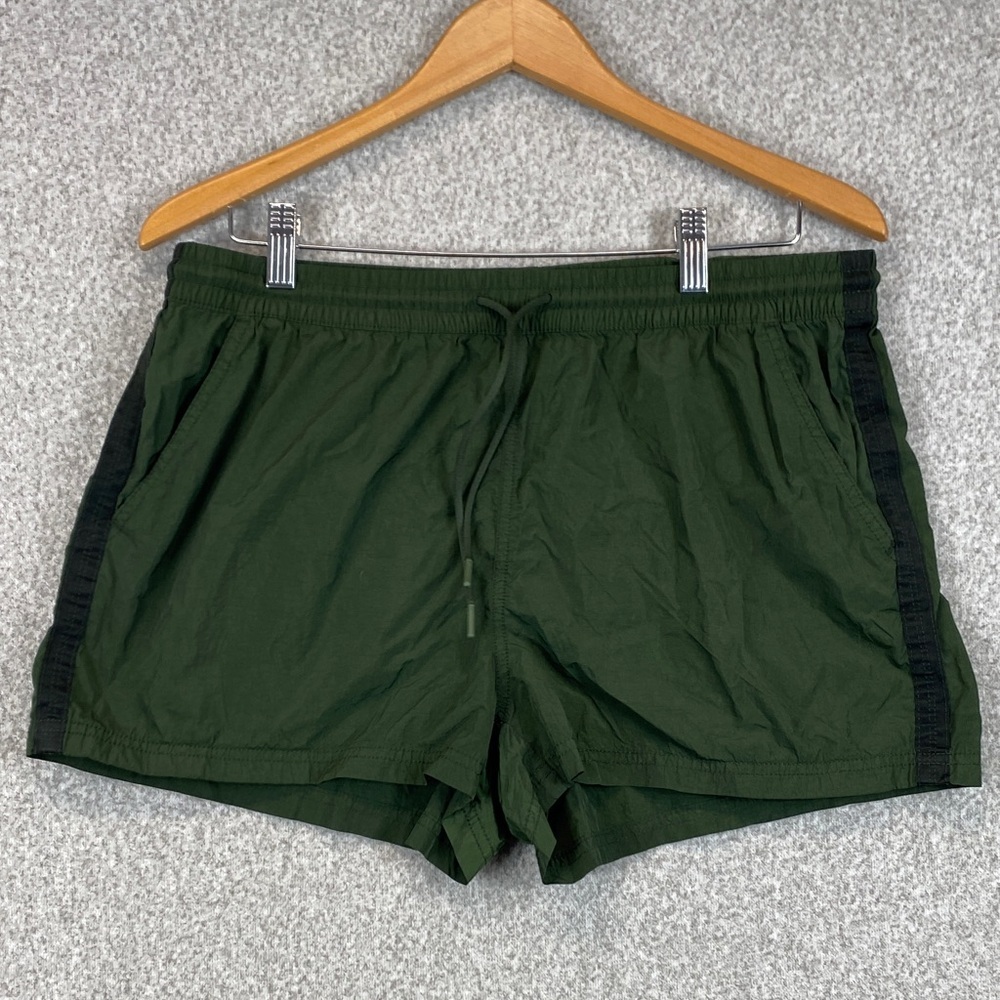 Athleta Expedition shorts size 10 olive green activewear outdoor hiking